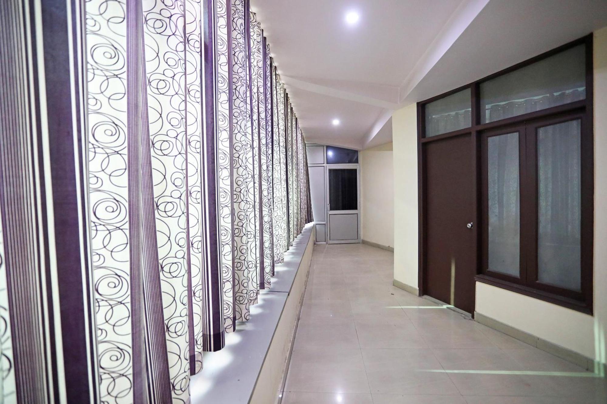 Hotel O Mahipalpur Inn New Delhi Buitenkant foto