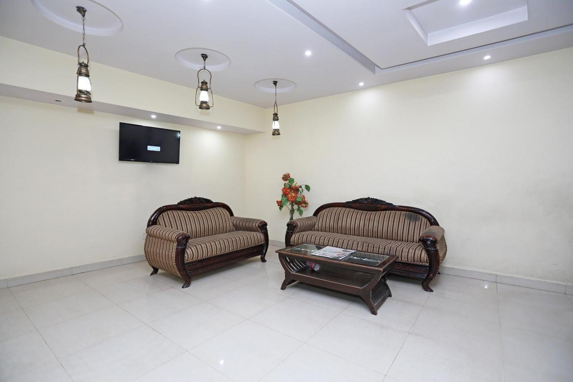 Hotel O Mahipalpur Inn New Delhi Buitenkant foto
