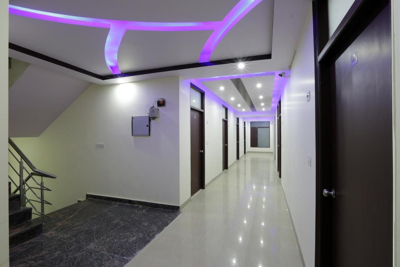 Hotel O Mahipalpur Inn New Delhi Buitenkant foto