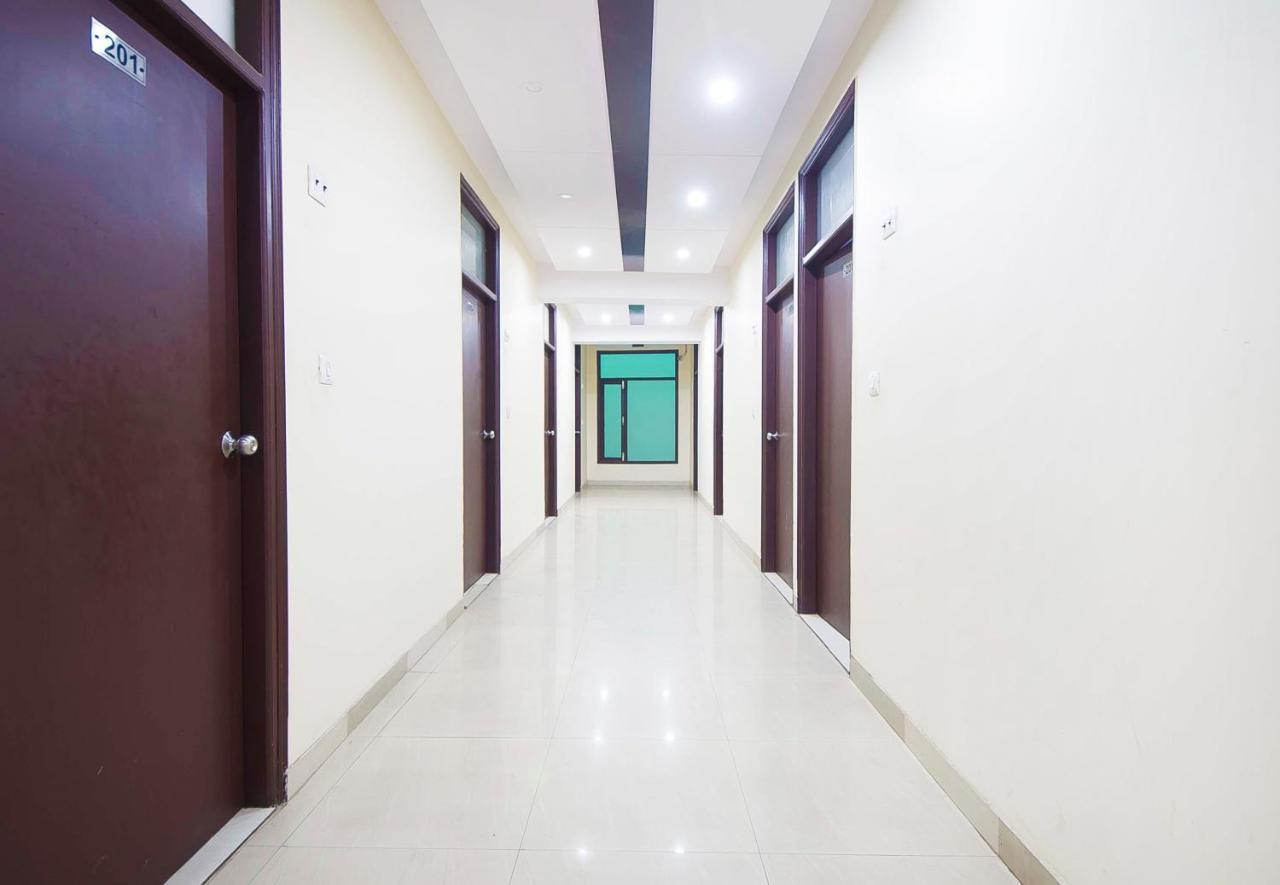 Hotel O Mahipalpur Inn New Delhi Buitenkant foto