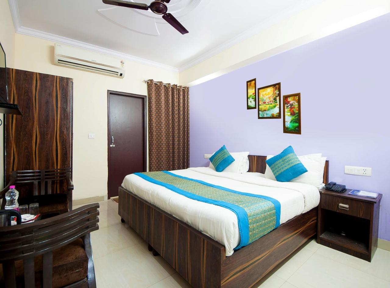 Hotel O Mahipalpur Inn New Delhi Buitenkant foto