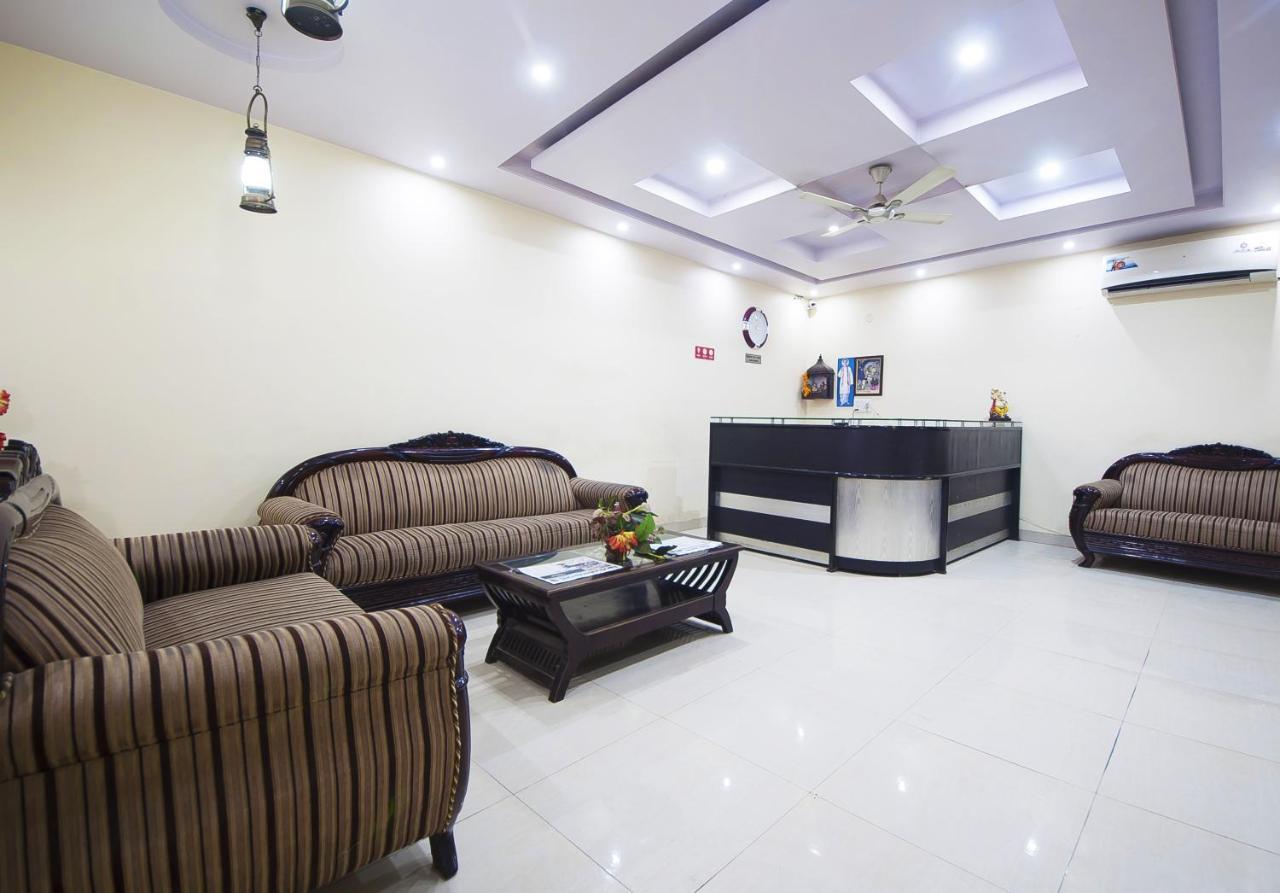 Hotel O Mahipalpur Inn New Delhi Buitenkant foto
