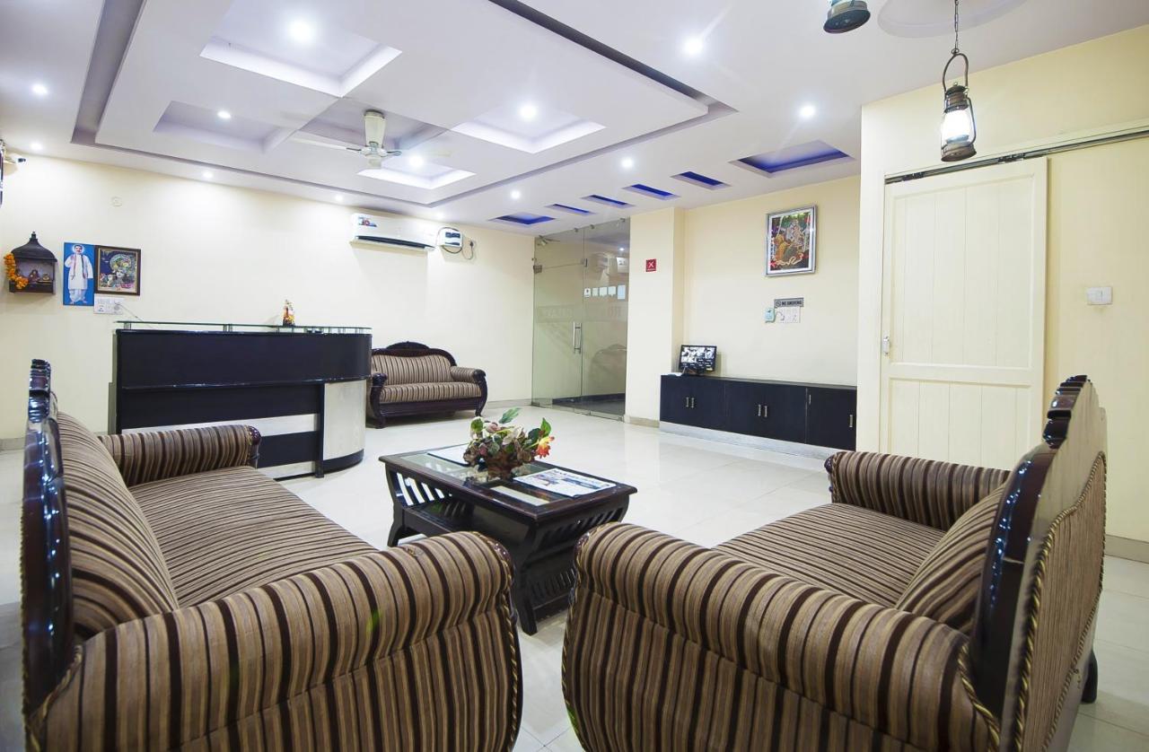 Hotel O Mahipalpur Inn New Delhi Buitenkant foto