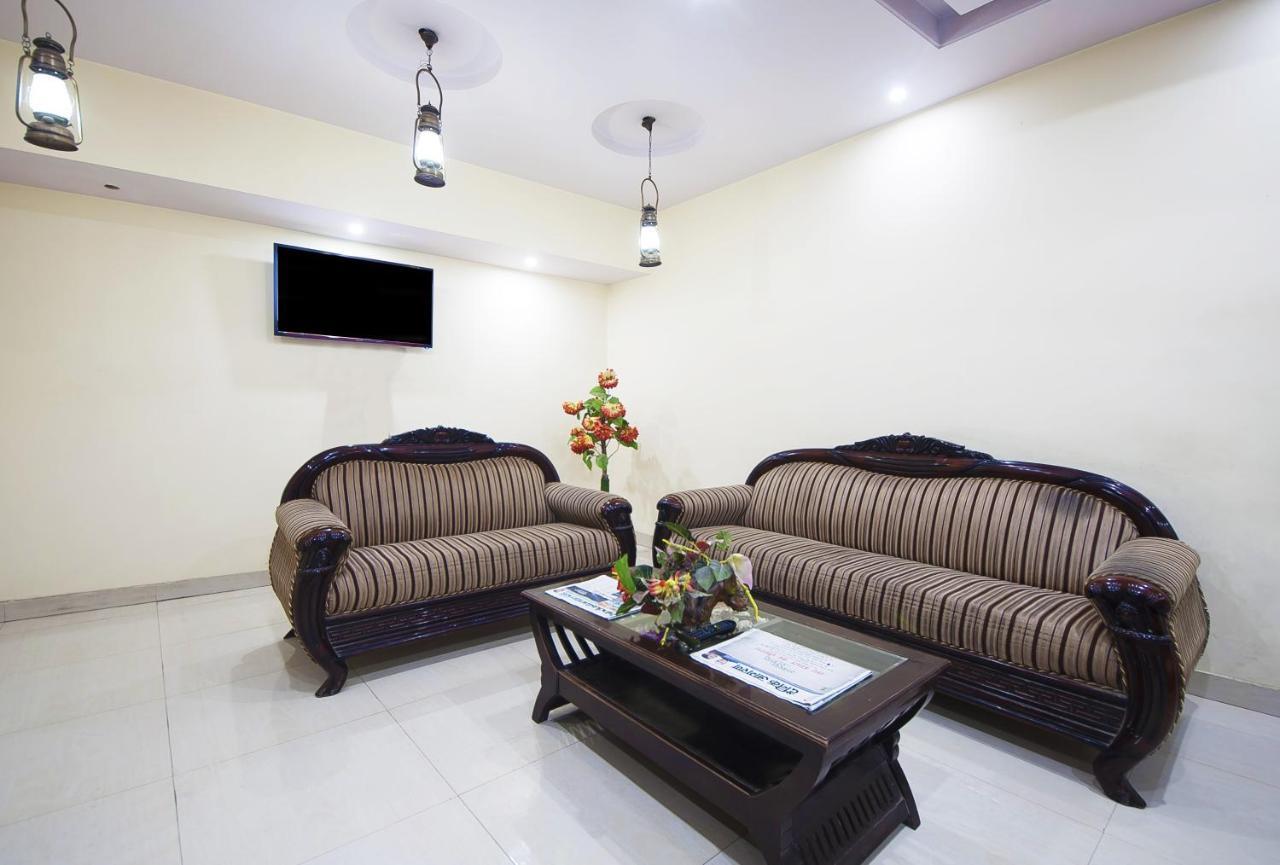 Hotel O Mahipalpur Inn New Delhi Buitenkant foto