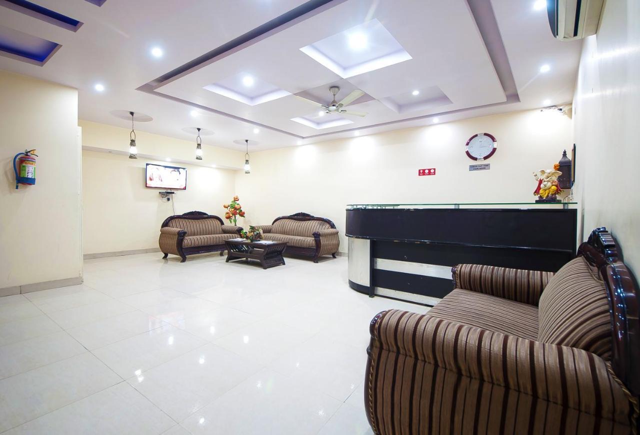 Hotel O Mahipalpur Inn New Delhi Buitenkant foto