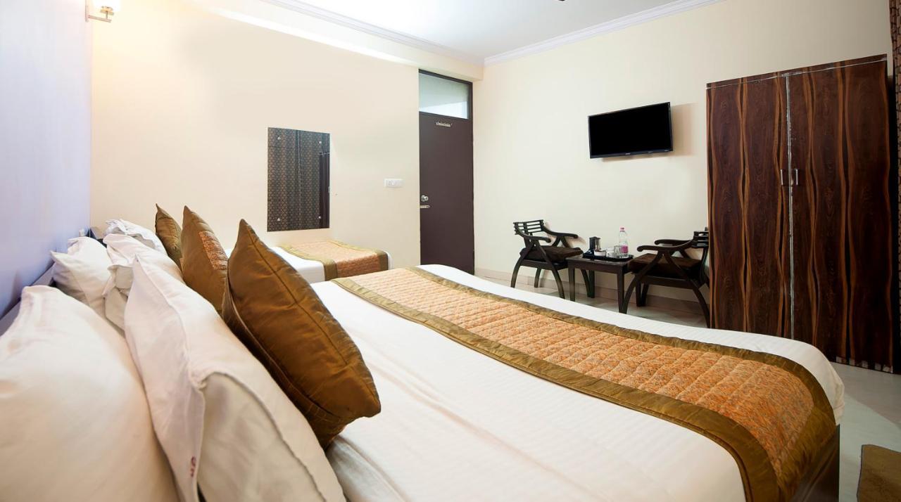 Hotel O Mahipalpur Inn New Delhi Buitenkant foto