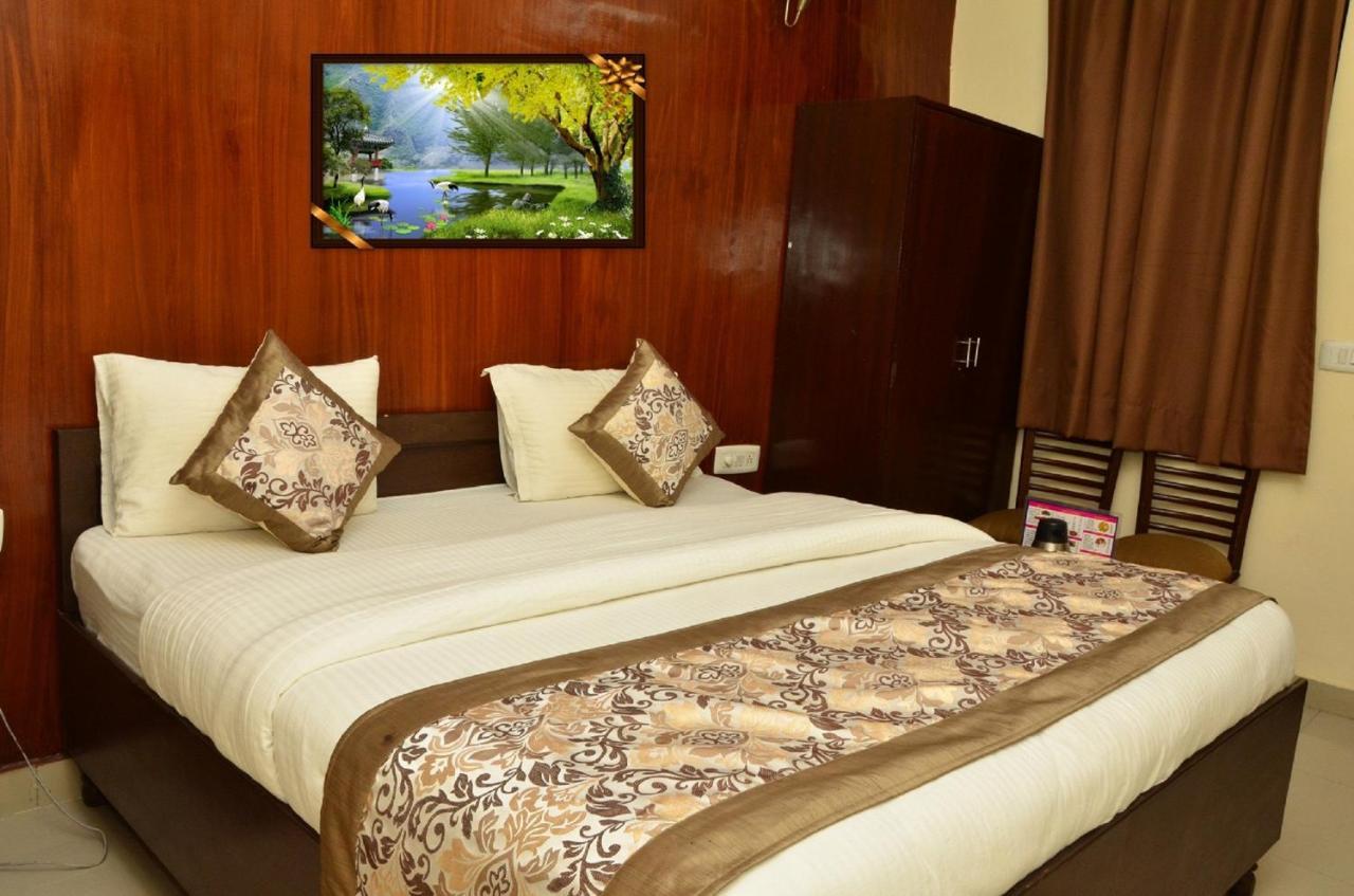 Hotel O Mahipalpur Inn New Delhi Buitenkant foto