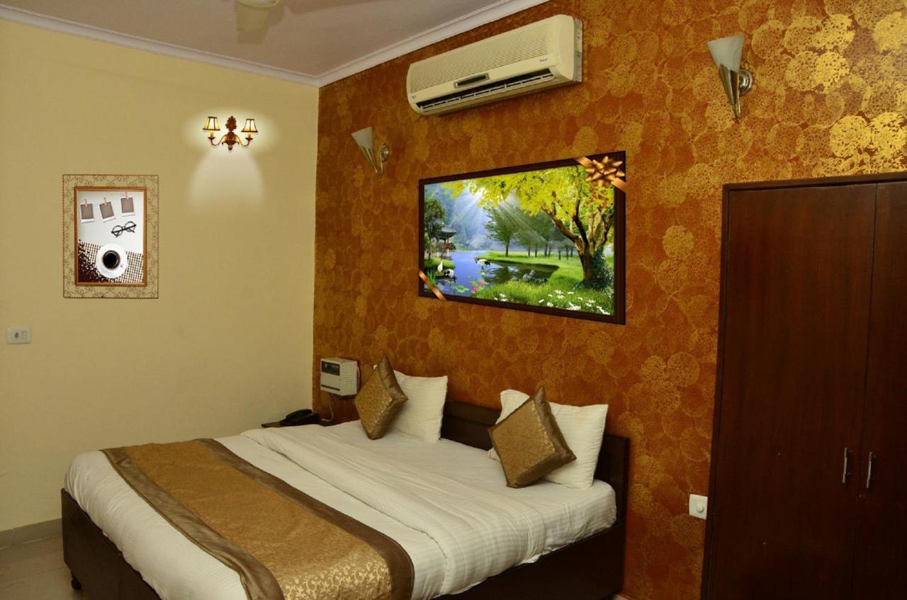 Hotel O Mahipalpur Inn New Delhi Buitenkant foto
